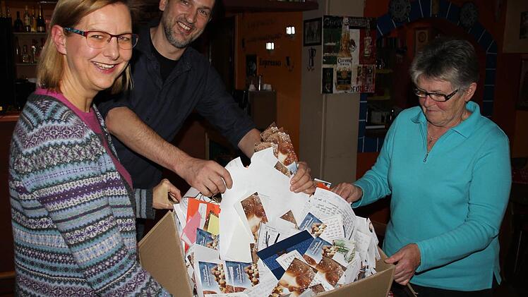 Rosi Elflein (rechts) spielte zusammen mit den TWG-Vertretern Frank Schilling und Tina Seebach-Künzel die Glücksfee.