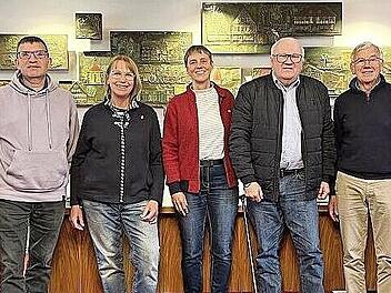 Begr&uuml;&szlig;ung im Rathaus (v.l.): Philippe Rouault (Stadtrat Pac&eacute;), Alain Chaize (Stadtrat Pac&eacute;), Elisabeth Koy (1. Vorsitzende Verein Le Pont pour Pac&eacute;), Friederike Seeger (2. Vorsitzende), Paul Kerdraon (Altb&uuml;rgermeister Pac&eacute;), Michel Garnier (Stadtr...