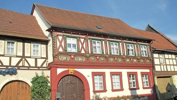 Durch seine vielen schönen Fachwerkhäuser wäre Königsberg geeignet für die Fahrtroute mit besonderen Fachwerkbauten in Bayern.  Foto: sn