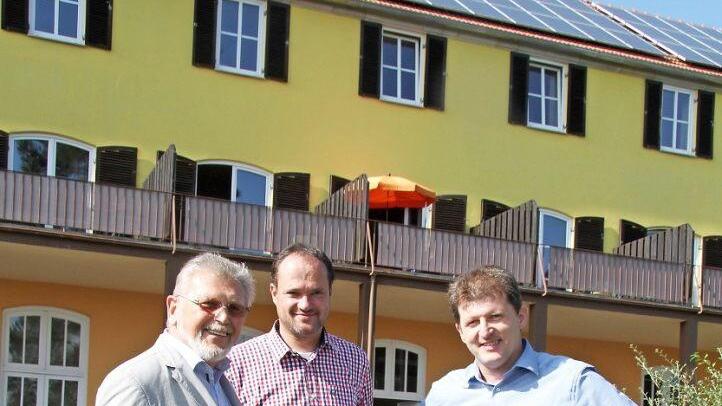 Bei einem Pressegespräch machten die Salem-Geschäftsführer Gerhard Lipfert, Samuel Müller und Heiko Weiß deutlich, dass die Schließung des Gästehauses unumgänglich ist. Trotzdem blickt Salem positiv in die Zukunft. Foto: Sonny Adam