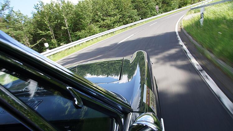 Über Kurven und KuppenFoto: Arkadius Guzy