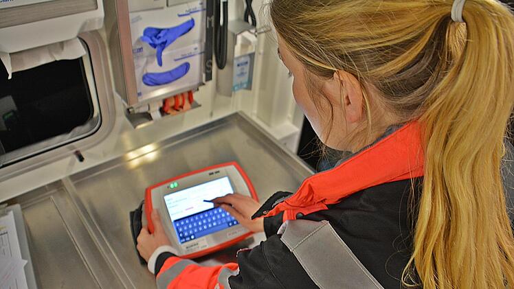 Auch für die frühzeitige Versorgung von Schlaganfall-Patienten ist eine gute Funkanbindung unerlässlich. Unser Bild entstand bei einem Stroke Angel-Workshop an der Neurologischen Klinik Bad Neustadt. Foto: Hanns Friedrich