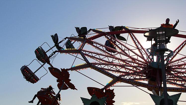 Bis abends ist die Kirchweih in H&ouml;chstadt ein Fest f&uuml;r die ganze Familie und verspricht eine ausgelassene Zeit .
