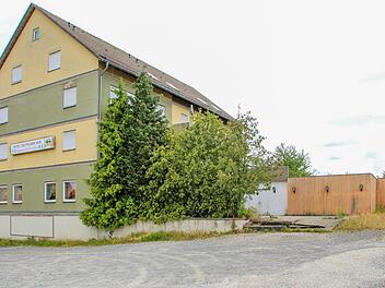 Dieses markante Anwesen in Etzelskirchen soll abgerissen werden und Platz machen für eine neue Wohnanlage.  Foto: Andreas Dorsch