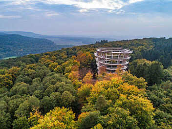 &Ouml;ffnet nach Corona-Zwangspause am 11. M&auml;rz 2021 wieder seine Pforten: der Baumwipfelpfad Steigerwald bei Ebrach.