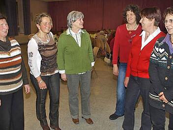 Ein Kernteam mit (von links) Heidi Oppelt, Evelin Besendorf als Leiterin, Ingrid Emmert, Monika Erhard, Gudrun Dax und Sieglinde Klieber leitet künftig den Oerlenbacher Seniorenkreis. Foto: Stefan Geiger
