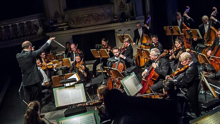 Roland Kluttig dirigiert am Samstag (11 Uhr) das Concertion und am Montag das Sinfoniekonzert (20 Uhr) im Landestheater Coburg.Foto: Archiv/Jochen Berger