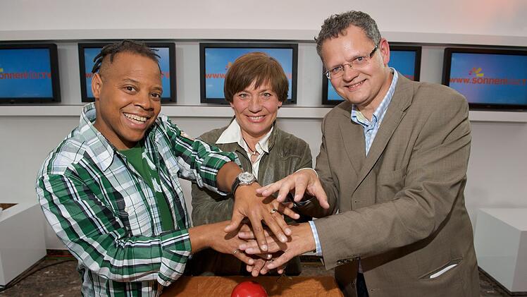 Harris Fernsehkarriere begann auf einem Teleshopping-Kanal. Danach bekam er ein Angebot f&uuml;r seine eigene Talkshow auf SAT.1.