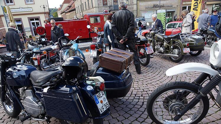 Oldtimer-Treffen Marktplatz HammelburgFoto: Arkadius Guzy