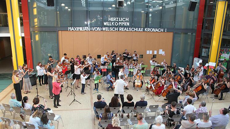 Echte Könner und Nachwuchskünstler zeigten beim Konzert in der Maximilian-von-Welsch-Realschule beim "Kronacher Allerlei" ihr Können.