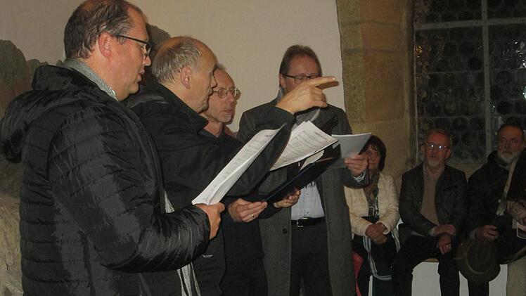 Viergesang in der Ölbergkapelle  Harald Drescher, Dieter Blum, Markus Waite und Thomas Eschenbacher. Foto: Winfried Ehling