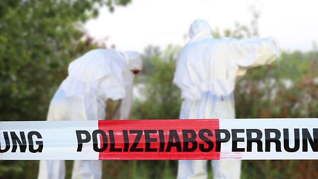 Im Juli 2019 fand ein Pilzsammler bei Lauf in Kreis N&uuml;rnberger Land eine Leiche. Nun wurde gegen  eine 32-J&auml;hrige und  ihren ebenfalls 32-J&auml;hrigen Liebhaber Anklage erhoben. Symbolfoto: U. J. Alexander/Adobe Stock