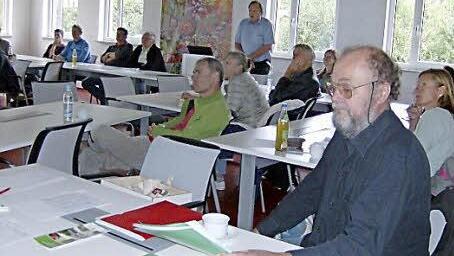 Konzentrierte Gesichter im Kompaktkurs Foto: P. Malbrich