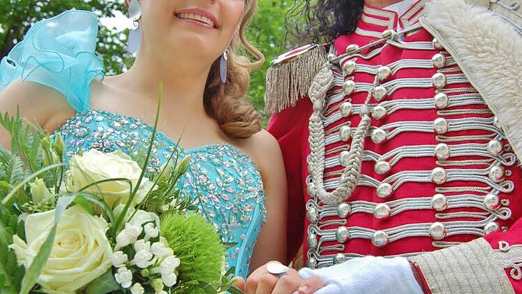 Quellenkönigin Victoria Brath (20) und ihr Fürst Ferenc II. Rakoczy alias Timo Baier Foto: Sigismund von Dobschütz