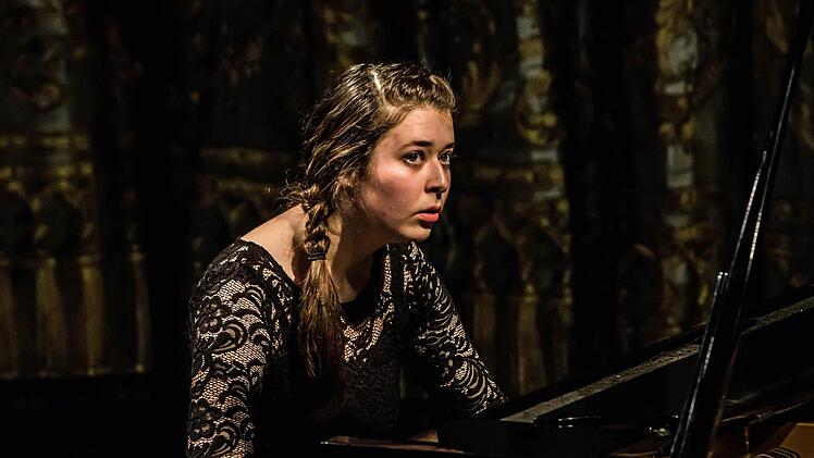 Matinee "Jugend spielt für Jugend" im Landestheater Coburg: Esther Schadt.Foto: Jochen Berger