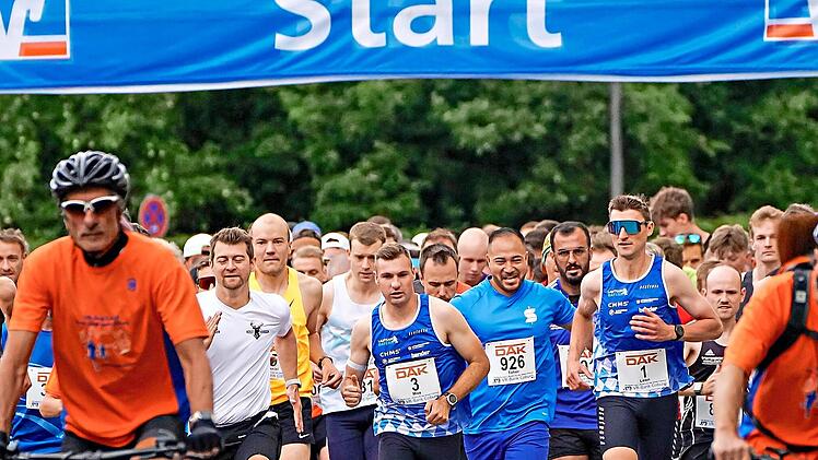 Start des 44. VR-Bank-Hauptlaufs &bdquo;Rund um die Veste Coburg&ldquo;. Hagen Lehmann