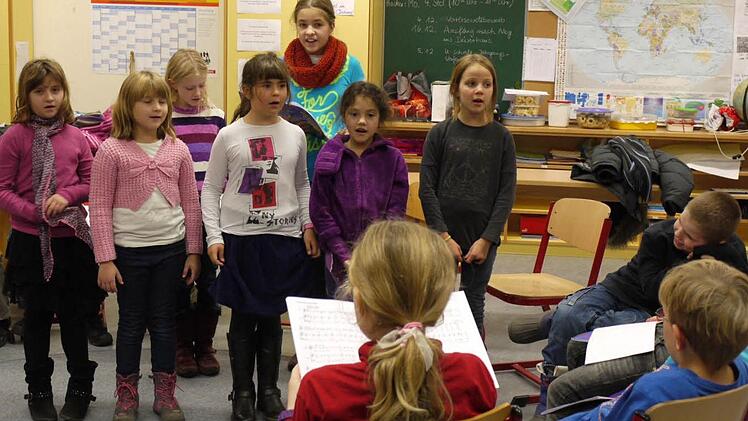 Noch ohne Flügel; Bei den Aufführungen werden diese Kinder die himmlischen Boten verkörpern.  Foto: Lp