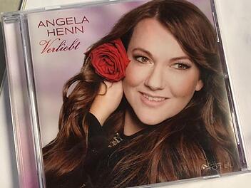 "Verliebt" heißt die neue Single von Angela Henn.