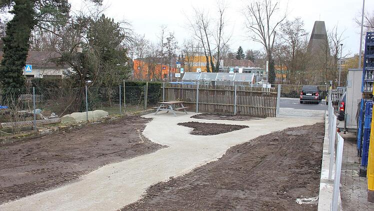 Der Herzo-Garten an  der Schütt in Herzogenaurach wartet auf die Gärtner.  Foto: Bernhard Panzer