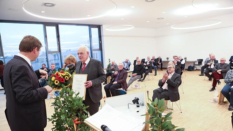 Landrat Hermann Ulm verabschiedete auch Edgar Büttner als stellvertretenden Landrat. Barbara Herbst