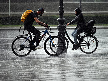 Radfahren bei Gewitter: Darum solltest du dringend absteigen