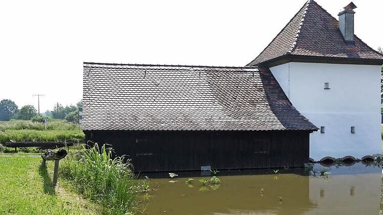 Das alte Fischhäuschen beherbergt das Jagd- und Fischereimuseum. Dessen Exponate haben im Laufe derJahre Schaden gelitten.  Foto: P. Lindner