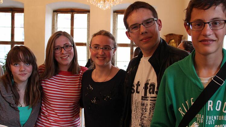 Louisa vom Bad Kissinger Gymnasium knüpft Kontakte zu Anne-Elise, Bathilde, Alexis und Axel aus der französischen Schule. Die 15-Jährige hofft, dass aus dem Austausch ein paar Freundschaften entstehen.