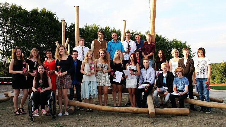 Geschafft: Grund zur Freude hatten die Absolventen der Montessori-Schule Mitwitz bei ihrer Abschlussfeier.