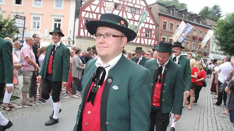 Impressionen vom Festzug der Fanclubs Foto: Sonny Adam