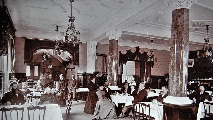 Blick in den Speisesaal des Hotels um 1910. Repro: Sigismund von Dobschütz