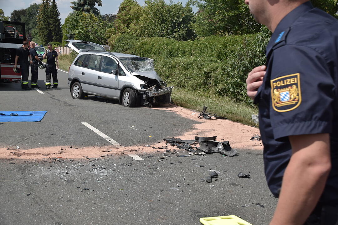 Tödlicher Unfall in Nürnberg: Mann (78) kracht in Gegenverkehr und stirbt
