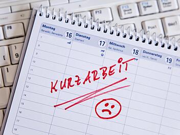 Niemand freut sich, wenn er in Kurzarbeit gehen muss. Doch für Betriebe und Arbeitnehmer ergeben sich auch Vorteile. Symbolfoto: Gina Sanders - stock.adobe.com