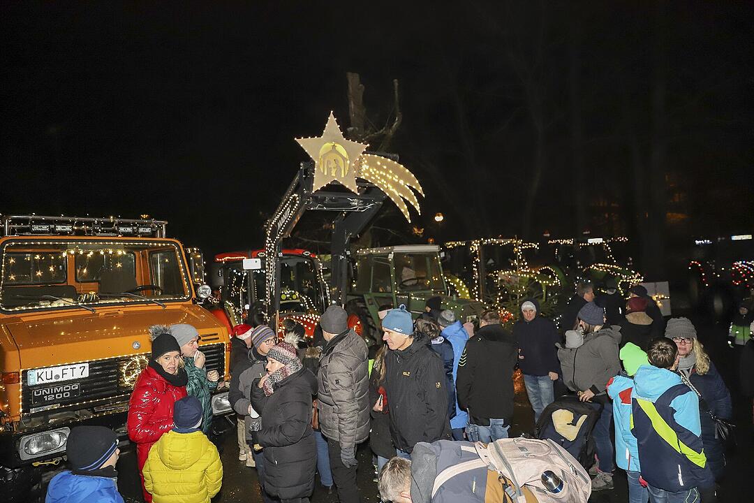 In Kulmbach durfte die beliebte Lichterfahrt der Traktoren stattfinden.