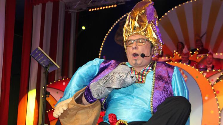 Wolfgang Baumann als Fakir. Foto: Veronika Schadeck