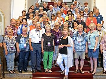 Alexandra Hiersemann (vorne Mitte) freute sich &uuml;ber den Besuch aus Zeckern. Foto: privat