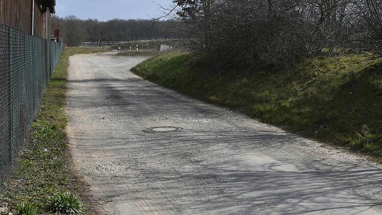 Rund 480 000 Euro lässt sich die Gemeinde Wonfurt die Erweiterung des Gewerbegebiets in Wonfurt kosten. Die Erschließung der Straße (im Bild) kostet alleine 100 000 Euro.