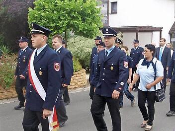 Der Festzug zur 125-Jahrfeier der Kleingeseer Feuerwehr war lang. Da fehlte keine Feuerwehr aus der Gemeinde. Fotos: Thomas Weichert