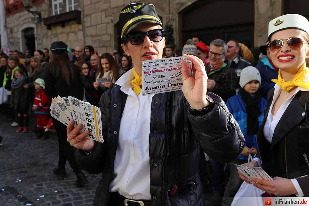 Gaudiwurm: Narren feiern in Coburg