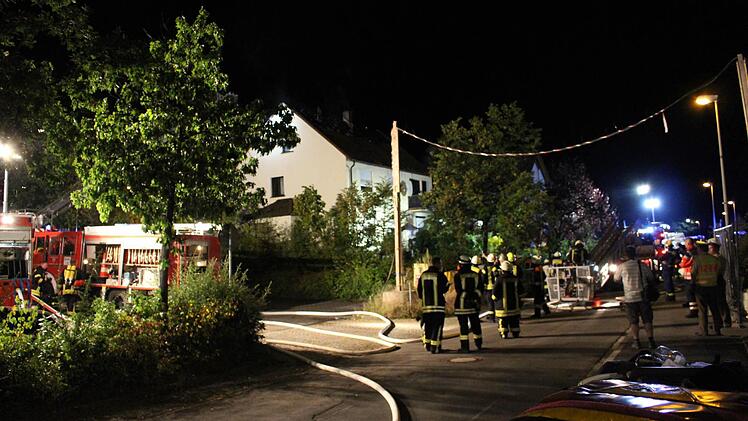 Brand in der Bergstraße in Höchstadt. Foto: Andreas Dorsch