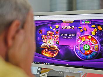 Ob Online-Casino oder Spielhalle: Glücksspiel ist heute rund um die Uhr verfügbar. Fatal für die mehr als 33000 Süchtigen in Bayern. Matthias Hoch