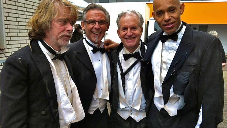 Die Fräcke sind schon etwas ramponiert, aber der Humor von Helge Schneider und seinen Freunden ist noch frisch.