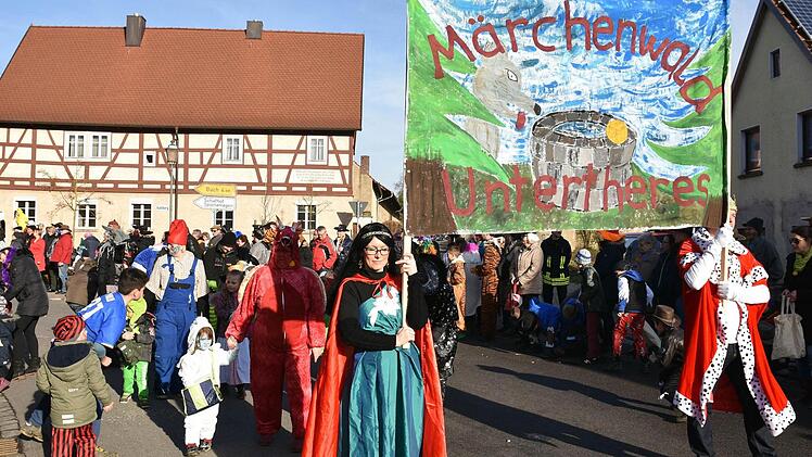 Direkt aus dem "Märchenwald Untertheres" kam diese lustige Fußgruppe. Foto: Ulrike Langer