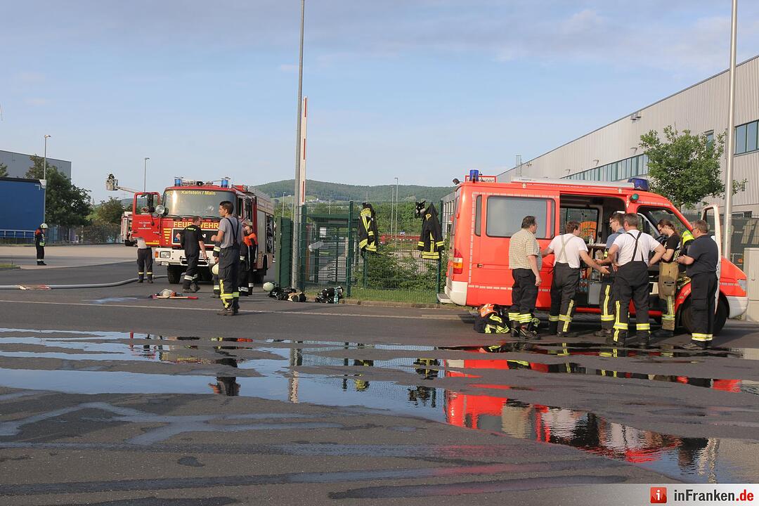 Feuer in Industriebetrieb in Alzenau – Schaulustige behindern Feuerwehr