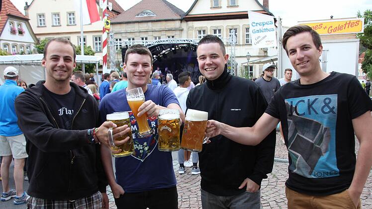 Nahmen die Niederlage sportlich fair hin, die Kellerbier-Freunde vom Baunacher Stammtisch "Werkstatt". Foto: Ralf Kestel