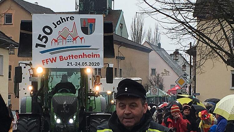 Beim Buttenheimer Faschingszug Foto: Anette Schreiber