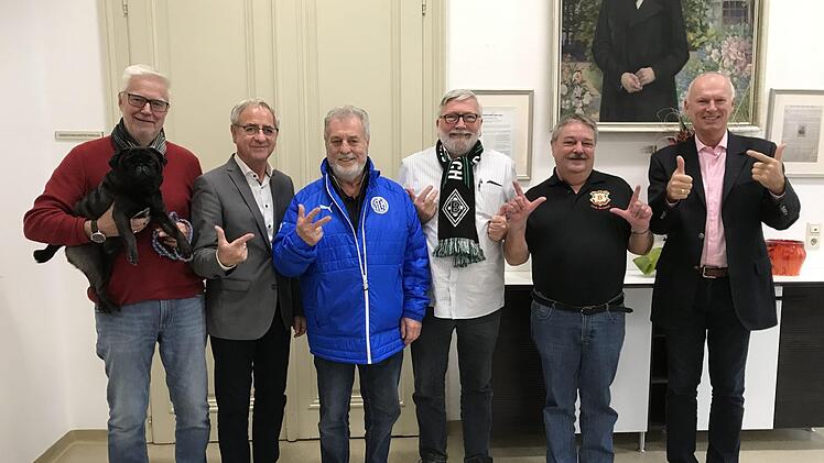 Gladbach oder Wolfsberg - die Tipps sind unterschiedlich (von links): Max Koschu, B&uuml;rgermeister Hans-Peter Schlagholz, Josef Obermeier, Heinrich We&szlig;ling, Michael Da&szlig;ler und Robert Schmid Foto: Stadt Wolfsberg
