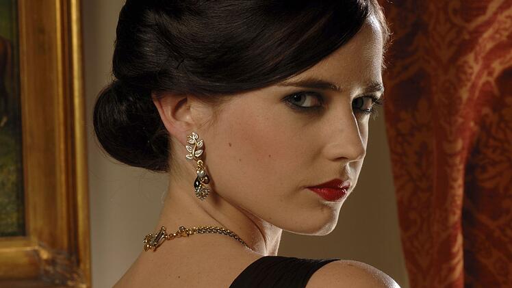 Vesper Lyns (Eva Green), die gro&szlig;e Liebe von James Bond (Daniel Craig) In "Casino Royale" (2006), beging aus Verzweiflung und Schuldgef&uuml;hlen Selbstmord.