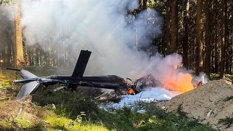 Hubschrauber bei Sehmatal abgest&uuml;rzt
