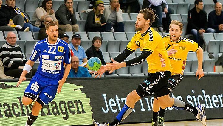 Die beiden HSC-Außen Steffen Coßbau und Lukas Wucherpfenning (rechts) bei einem Temopgegenstoß.