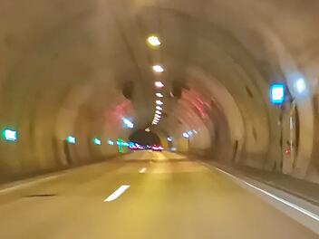 A70: Autobahntunnel "Schwarzer Berg" bei Eltmann zwischen Schweinfurt und Bamberg